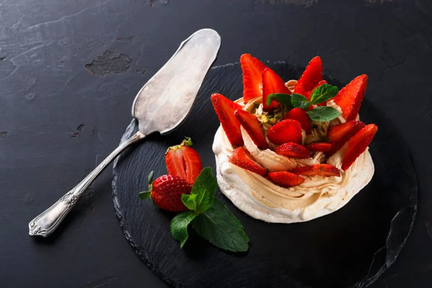 he Pavlova dessert