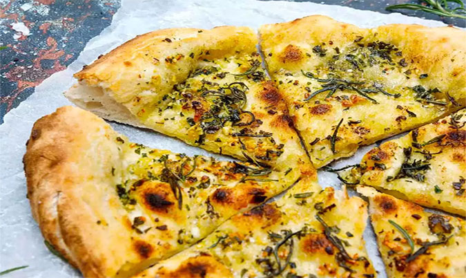 Garlic pizza