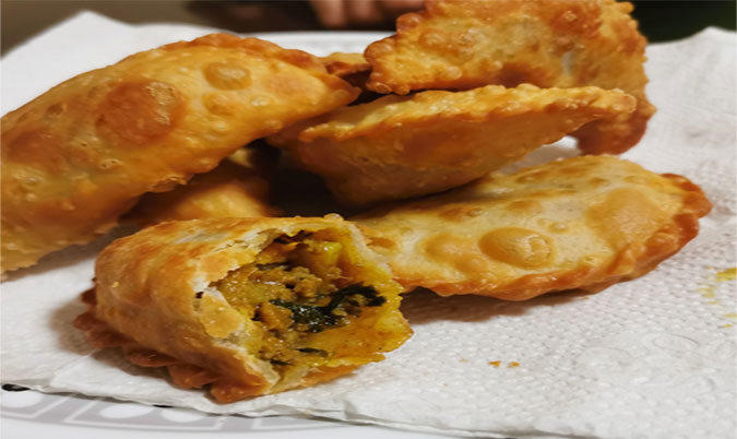 Curry Puffs (4)