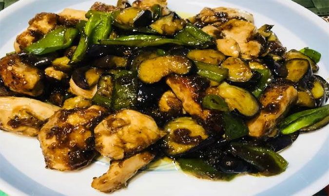 Chicken on Plum Sauce with Veg