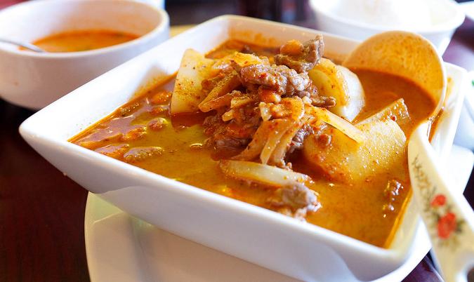 Massaman Curry with Potato & Onion
