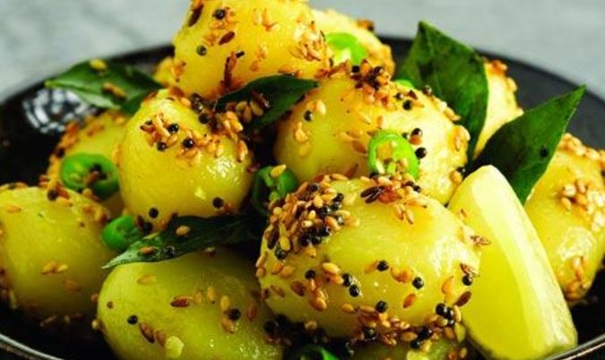 Till Waley Aloo ( dry curry ) (GF) (NF) (DF)