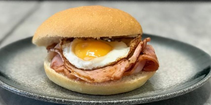 EGG AND BACON ROLL
