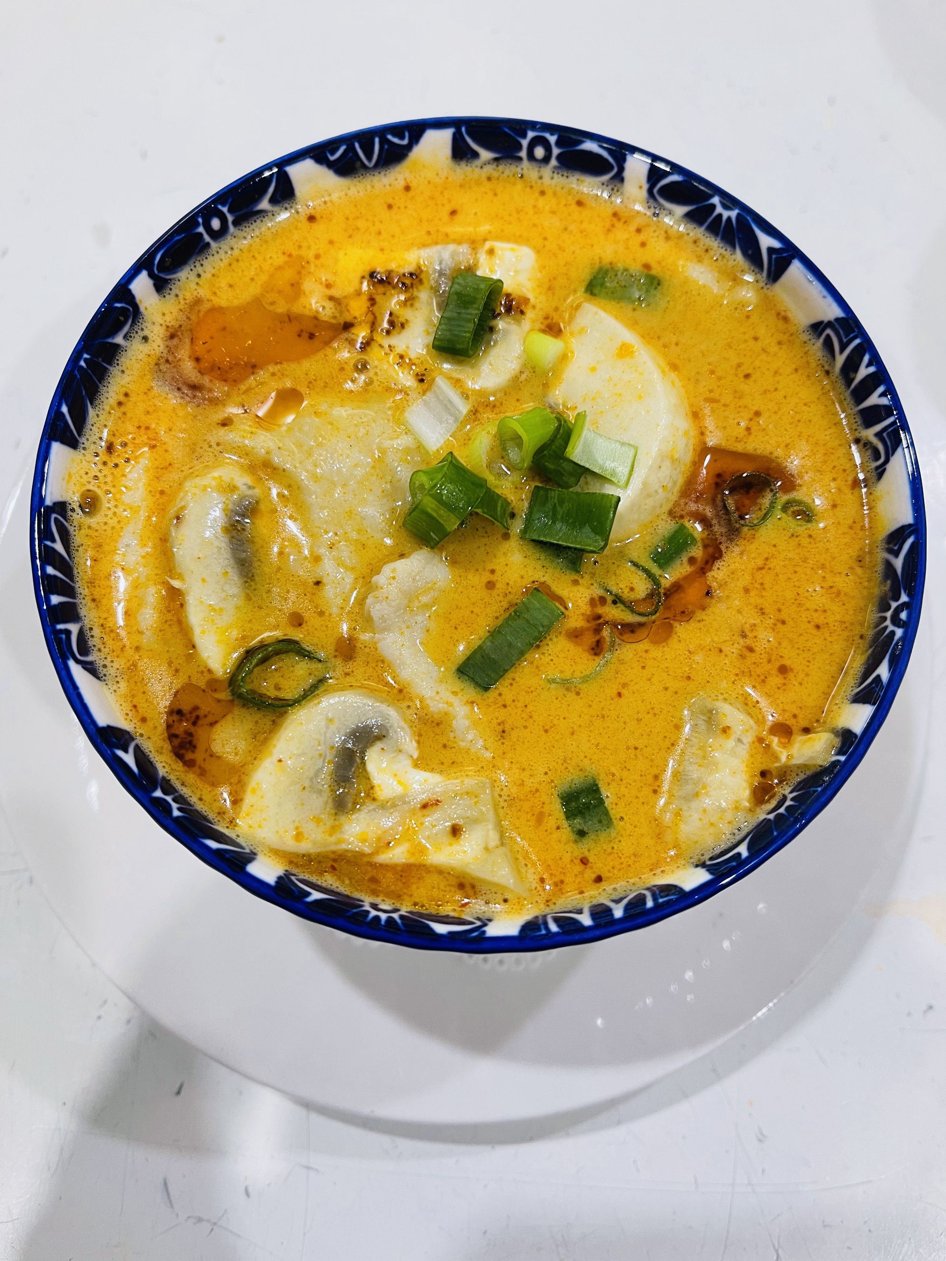 TOM KHA