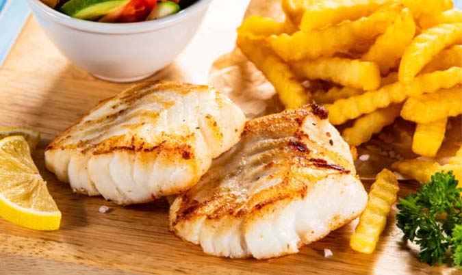 Grilled Fish with Salad & Chips