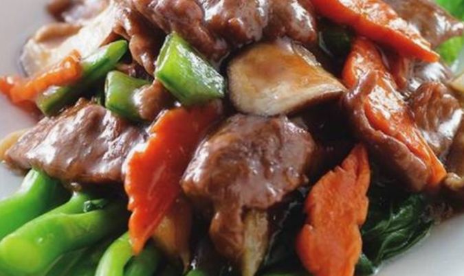 Stir Fried Chinese Broccoli with Beef