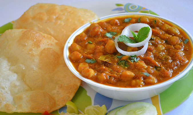 REGIONAL VISA CHOLE BHATURE (2 PC)