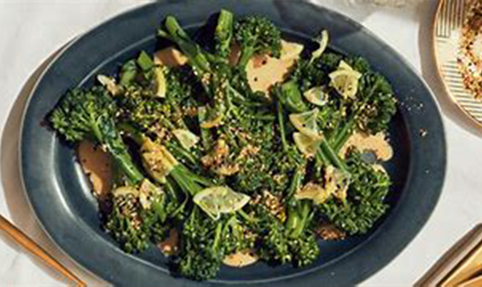 Steam Broccoli With Sesame Sauce
