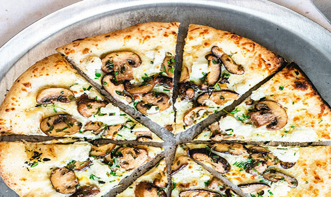 Mushroom Traditional Pizza