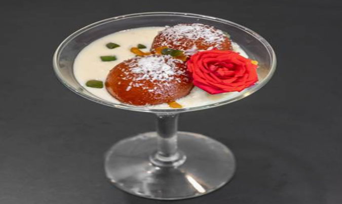 Gulab Jamun with Kesar Rabdi