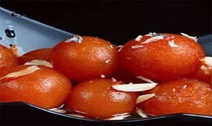 Royal Gulab Jamun with Ice Cream (Monday to Friday)