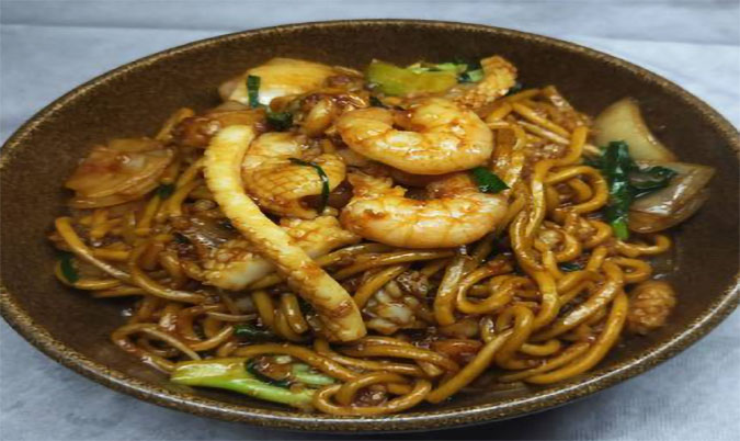 Stir Fried Ramen Noodles With Seafood  Gluten free. Vegetarian.