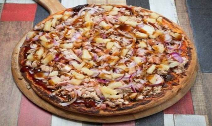 BBQ Chicken Traditional Pizza