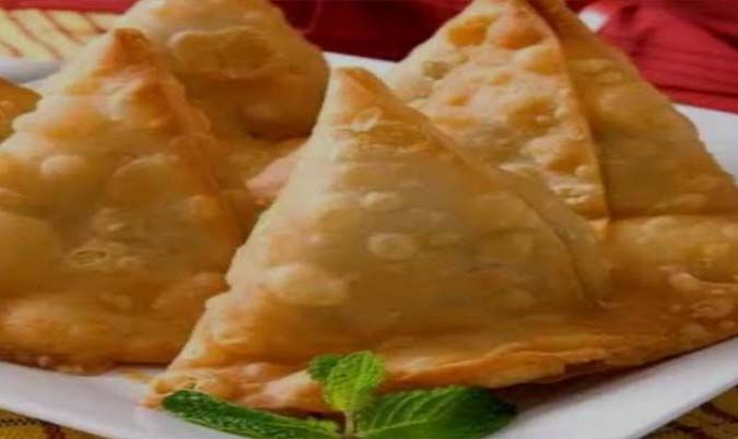 Vegetable Samosa (V)