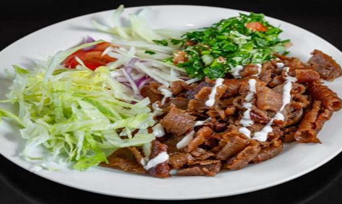 3x falafel on a Plate