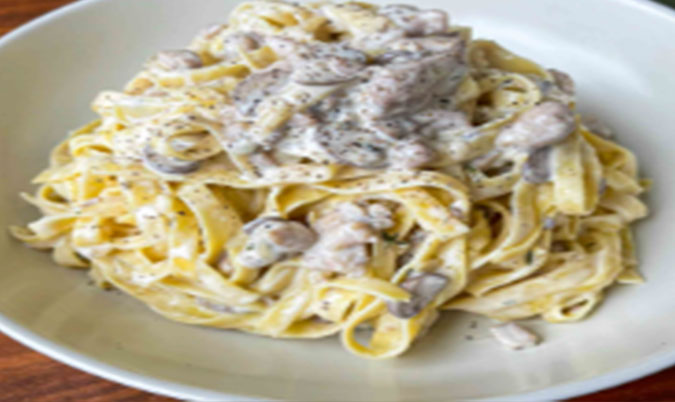 Creamy Chicken & Mushroom Fettuccine