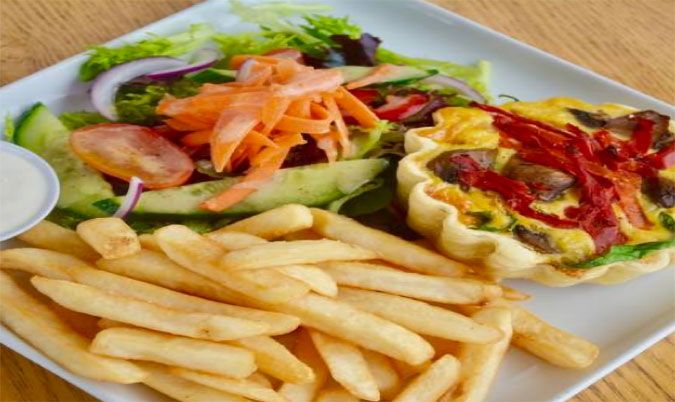 Mushroom and Roast Capsicum Quiche w chips & salad