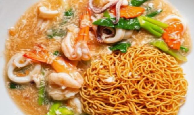 Rad-Na (Crispy noodles or Flat noodles)