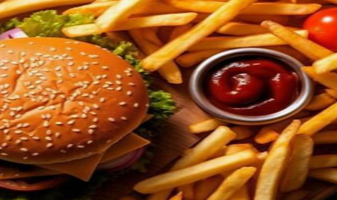 Chicken Burger with Chips, side of Sauce