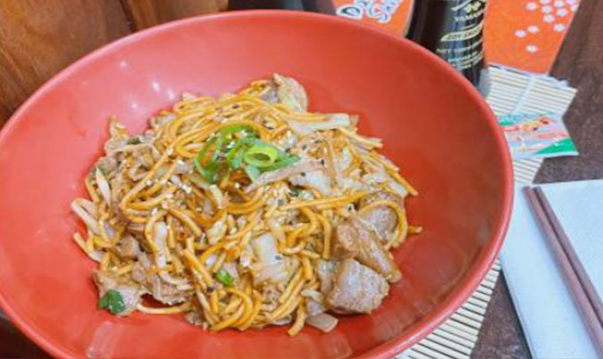 chicken stir fried noodle