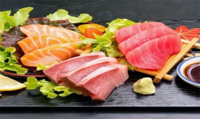 Shibuku House Salad with Sashimi