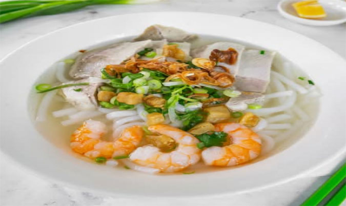 Vietnamese starch rice noddle pork and prawn