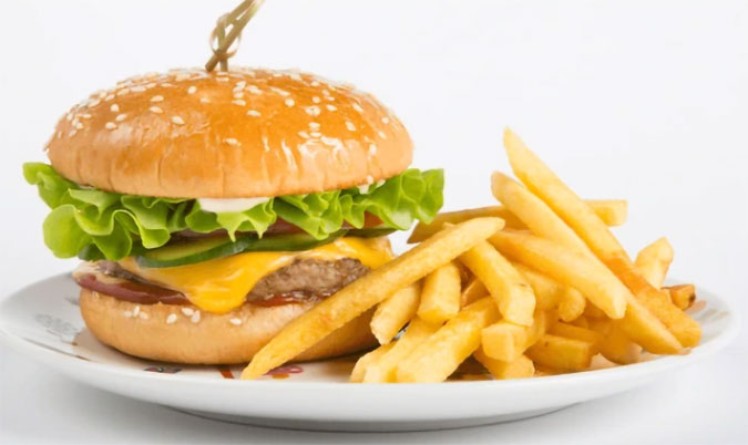 Cheese Burger (served with chips)