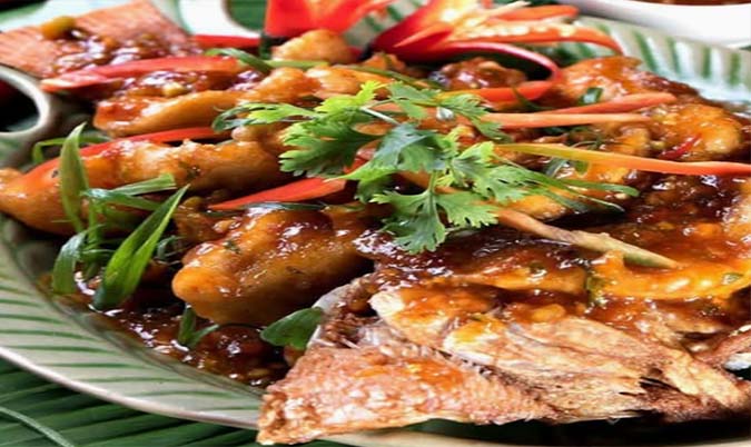 Three Flavour Tamarind Fish (Plaa Ma Kham)