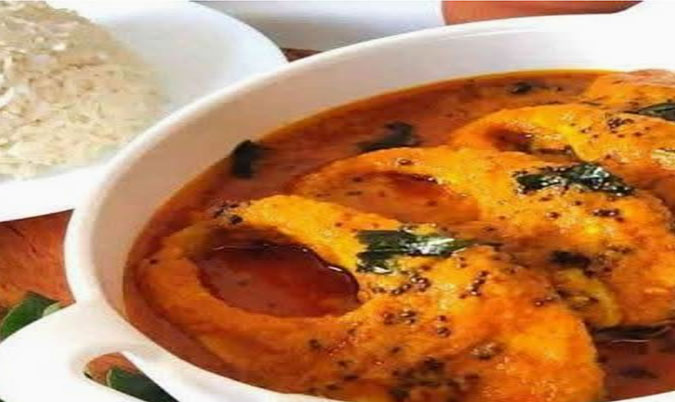 Idly 3pc with Chepala Pulusu (Fish Curry) 500ml