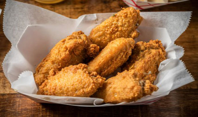 Deep fried chicken wings (6 pcs)