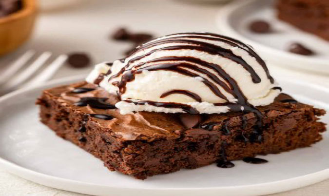 Brownie w chocolate ganache & Ice-cream
