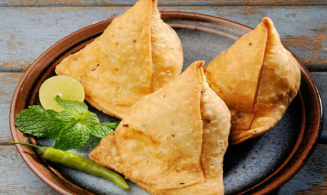 Vegetable Samosa (V) – 3 pcs