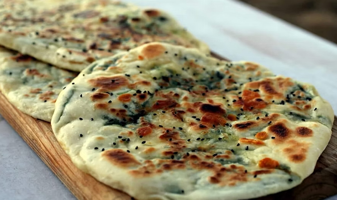Cheese & Garlic Naan