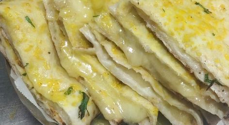 Cheese garlic Naan