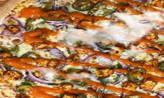 Paneer Toofani Pizza