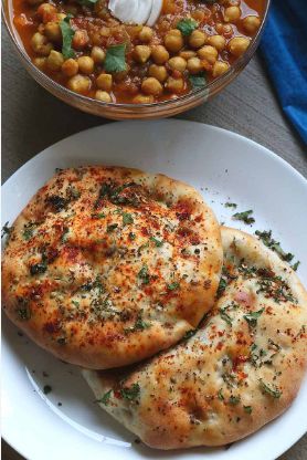 ALOO KULCHA WITH CHHOLE