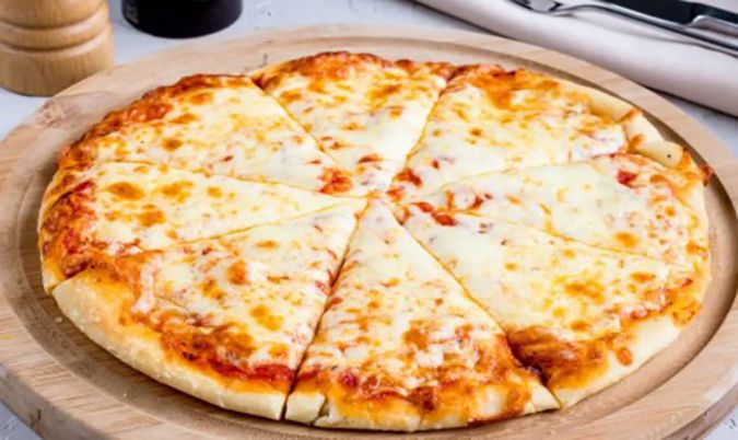 Cheese pizza & chips