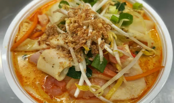 Green Curry Seafood Noodles