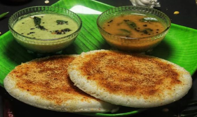 Tatte idli with ghee and Podi