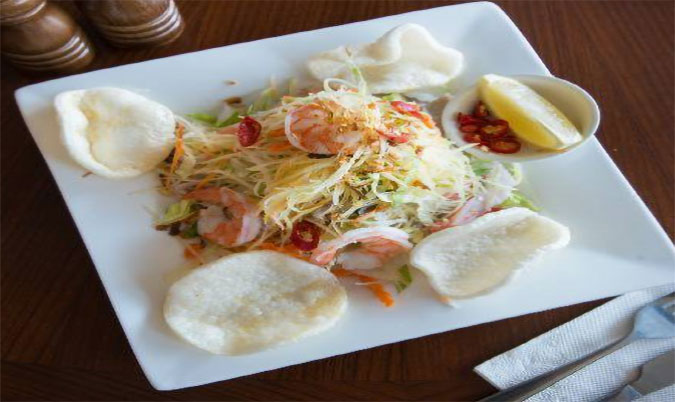 Papaya Salad with Pork and Prawn