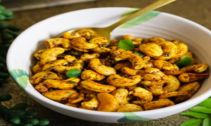 ROASTED CASHEWS (Spiced and salted)