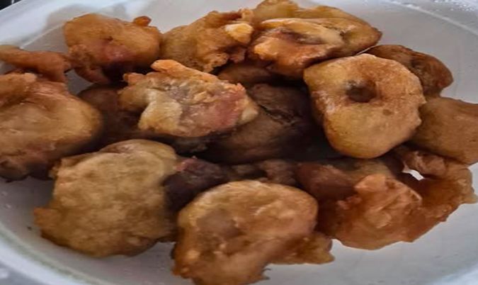 C11 Sweet and Sour Pork or Chicken (Battered)