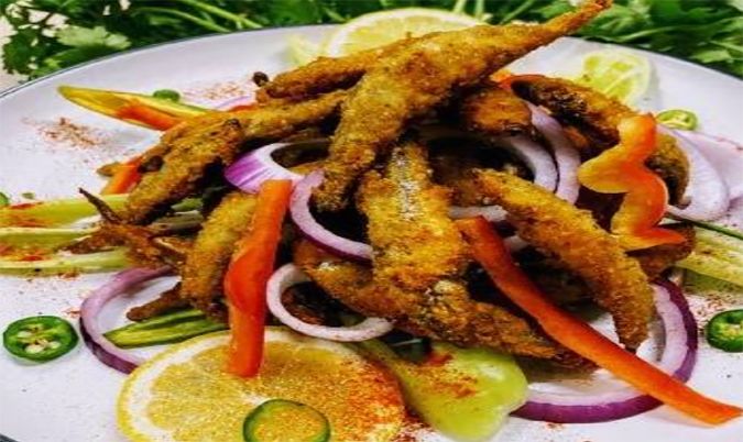 Fried hadalloo (fried anchovies)