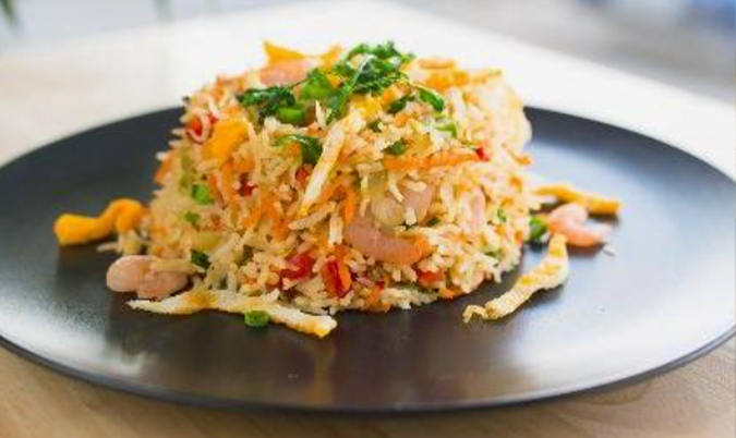 Mixed fried rice (Chicken & seafood ) (M)