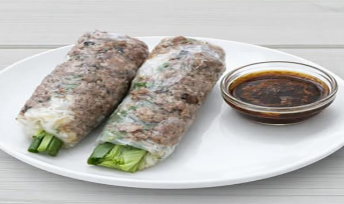 Beef rice paper rolls (2)