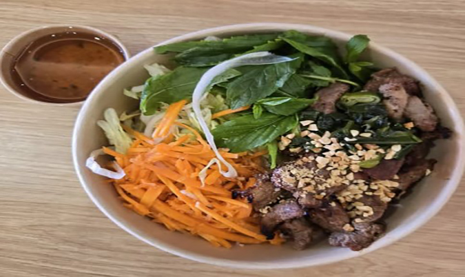 Grilled Pork Noodles Salad