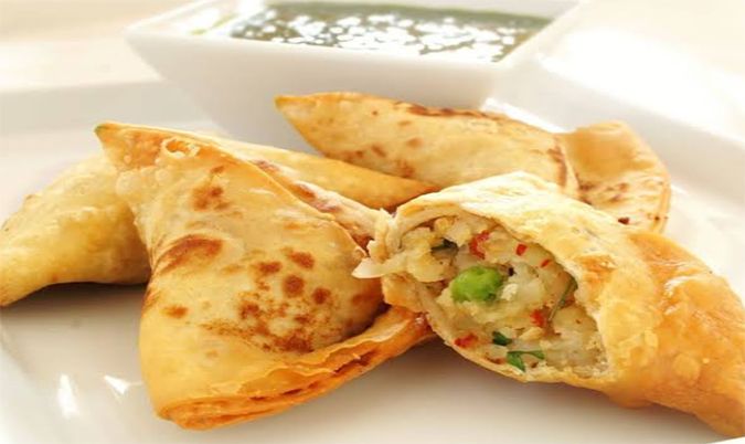 Potato and Pea Samosas *(v) (4)