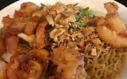 Dry Egg Noodles and Crispy Chicken