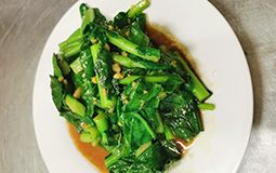 Braised Chinese Broccoli with Gallic Mince